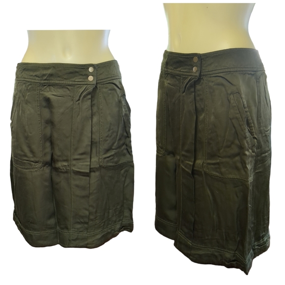 LOFT Dresses & Skirts - ❗$1 Bundled❗LOFT Dark Forest Green Wrap Style Skirt with Pockets